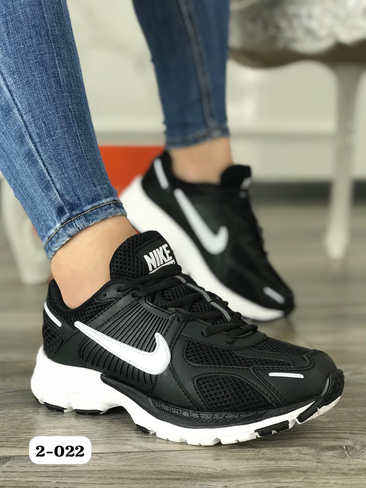 Tenis Nike Vomero5 Dama