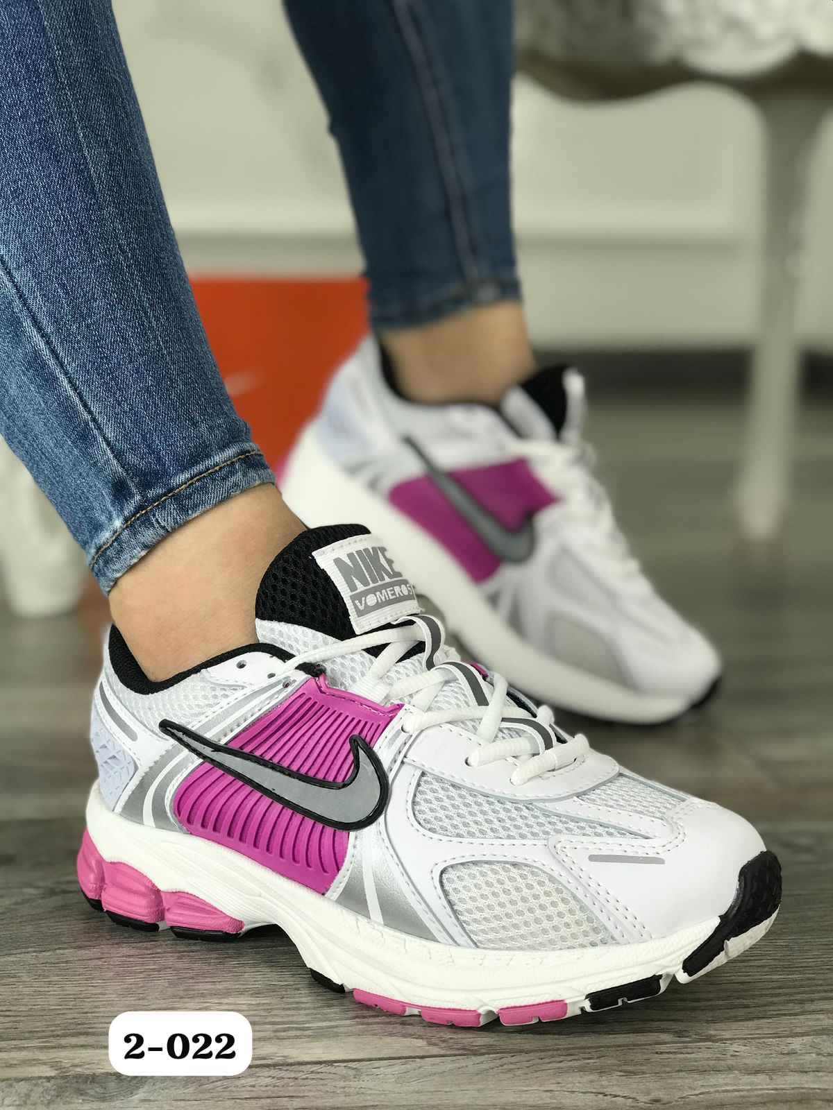 Tenis Nike Vomero5 Dama