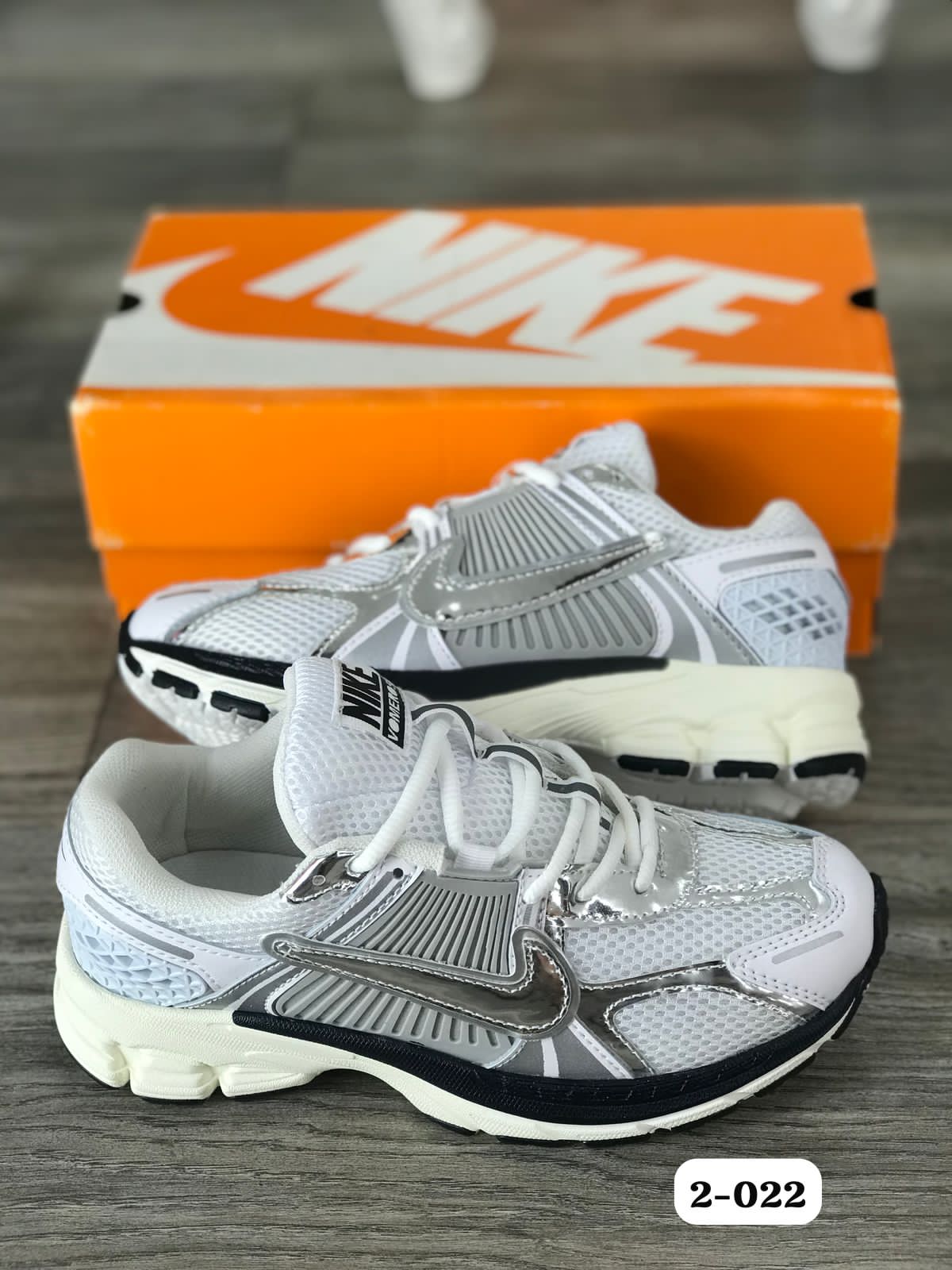 Tenis Nike Vomero5 Dama
