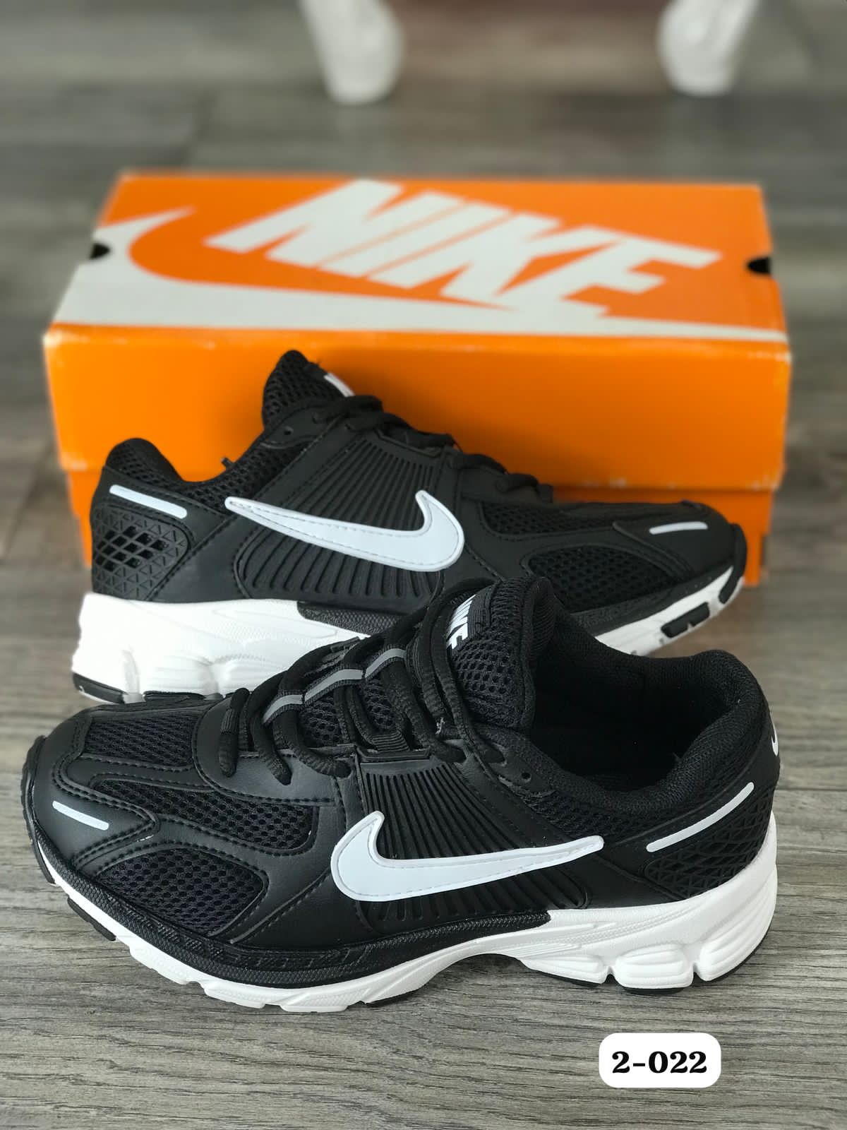 Tenis Nike Vomero5 Dama