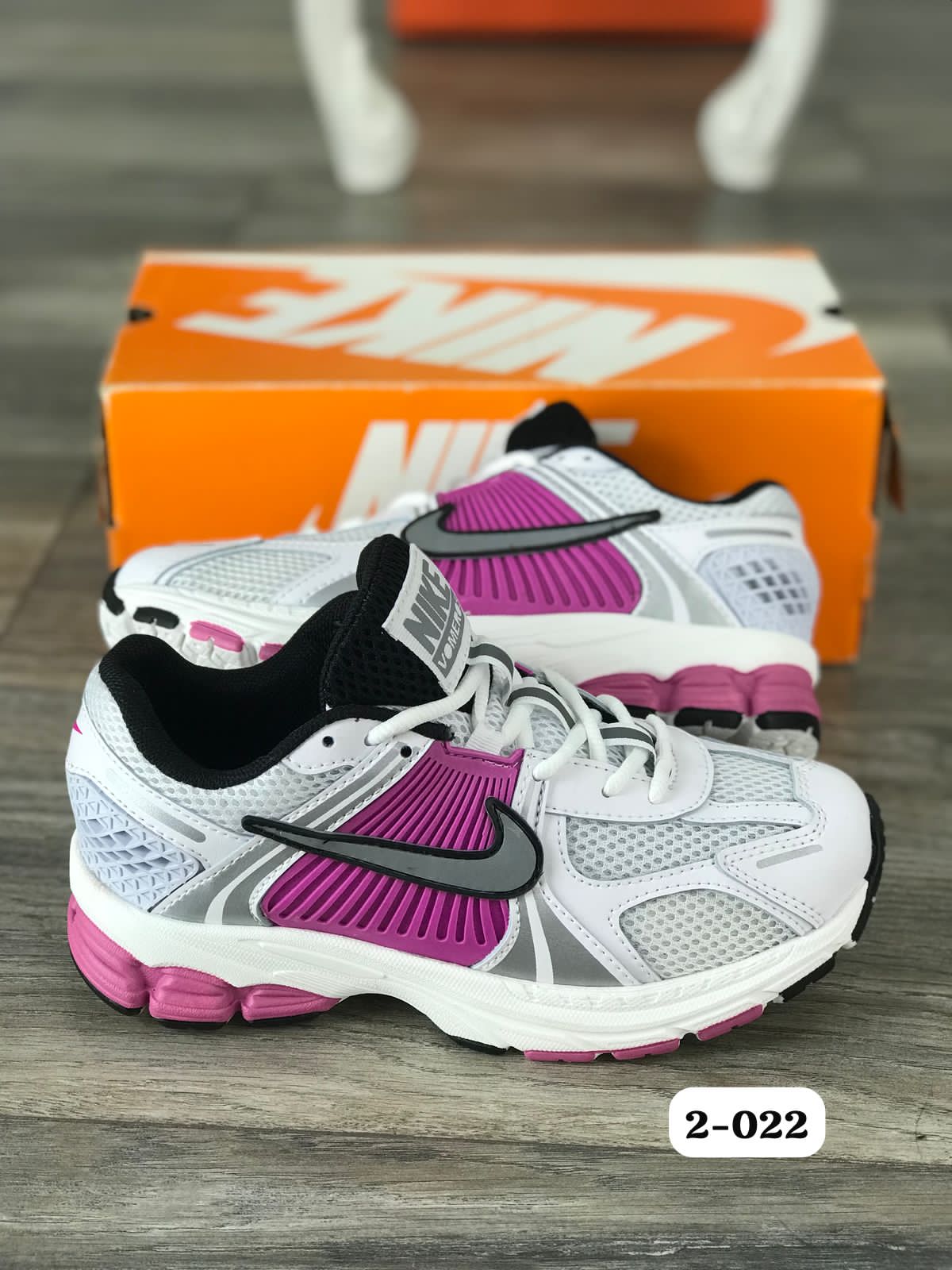 Tenis Nike Vomero5 Dama
